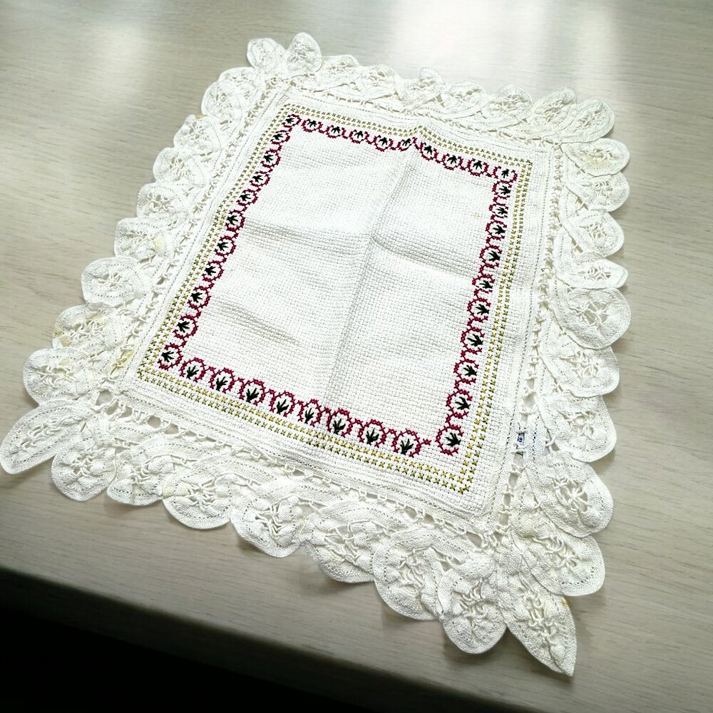 Weaved 100% Cotton Doily Cream White with Lace Edge Thick